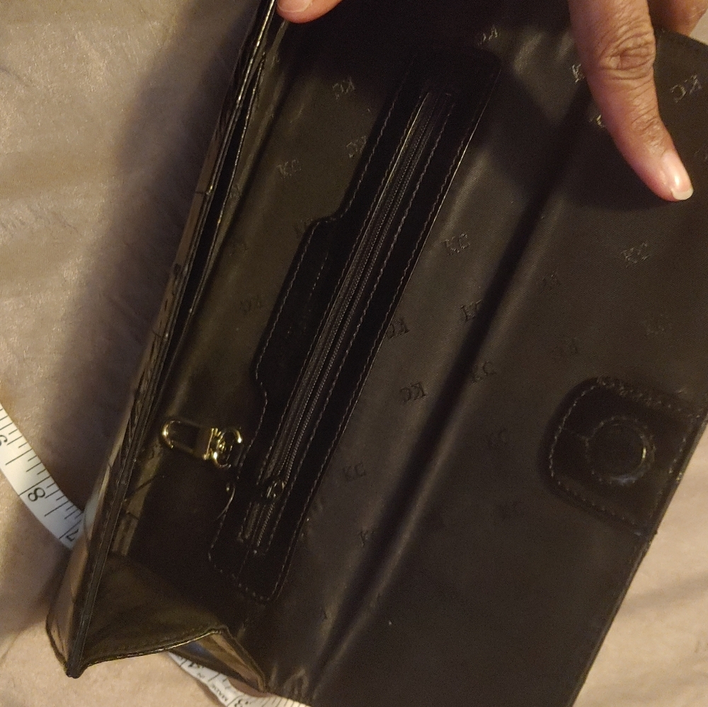 Kenneth Cole Clutch ... 🤩...very classy! - Picture 4 of 5